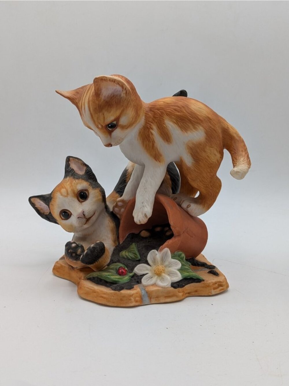 Vtg Franklin Mint Shenenigans Porcelain Bisque Kittens Playing In Pot Figurine